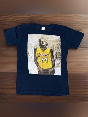 Vtg Marilyn Monroe Kobe Bryant Los Angeles LA Lakers T-Shirt Size L, Rare Design